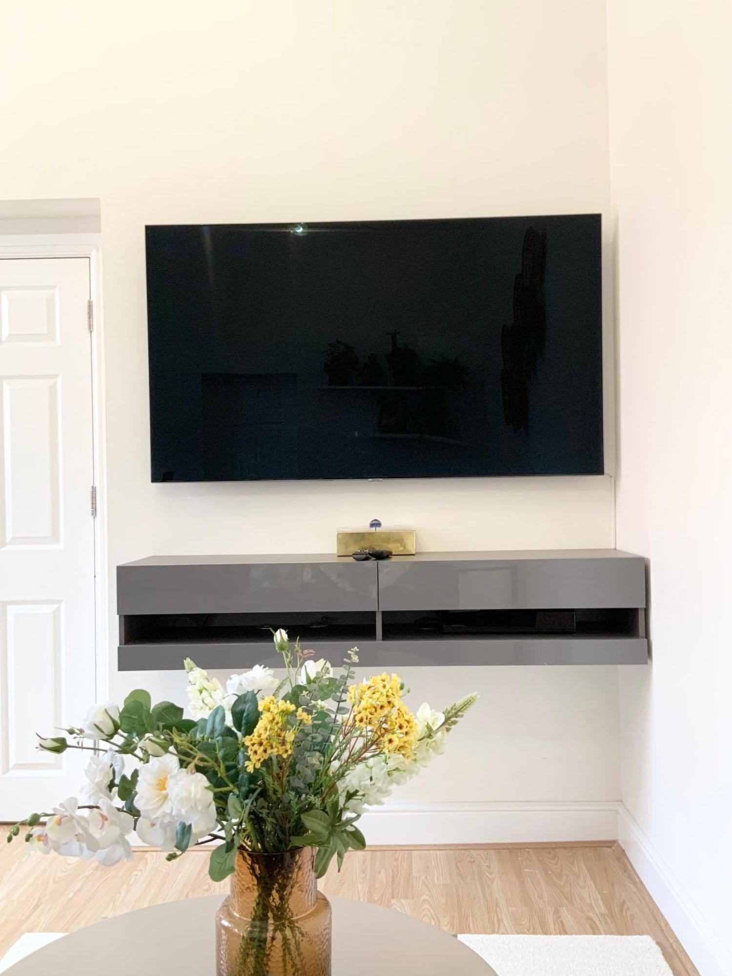 Stylish Flat In Central Location With Free Parking Swindon Kültér fotó